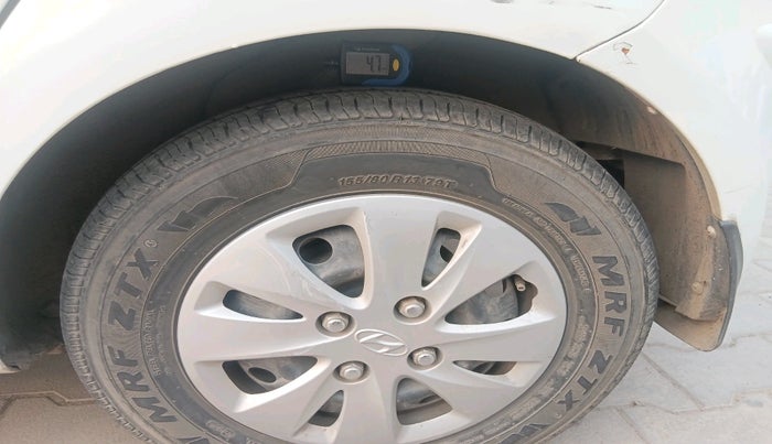 2012 Hyundai i10 SPORTZ 1.2, Petrol, Manual, 80,760 km, tyre