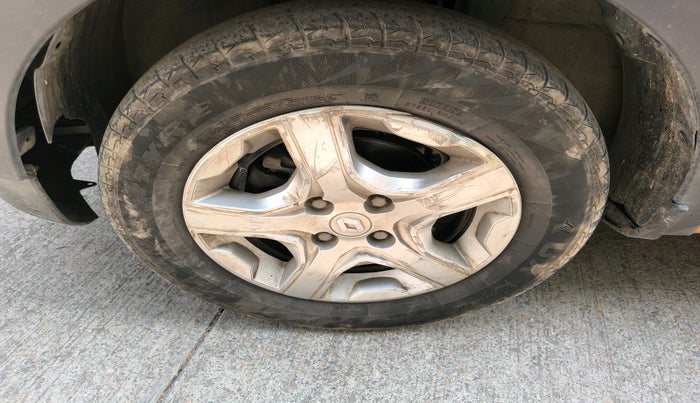 2019 Renault TRIBER RXZ, Petrol, Manual, 91,840 km, tyre