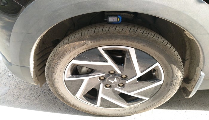 2024 Mahindra XUV 3XO AX7 1.5 Turbo Diesel, Diesel, Manual, 5,982 km, tyre