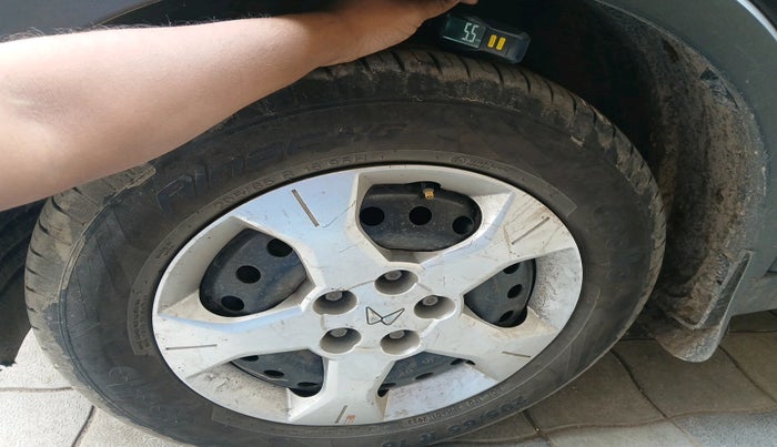 2023 Mahindra XUV300 W6 1.2 PETROL, Petrol, Manual, 12,477 km, tyre