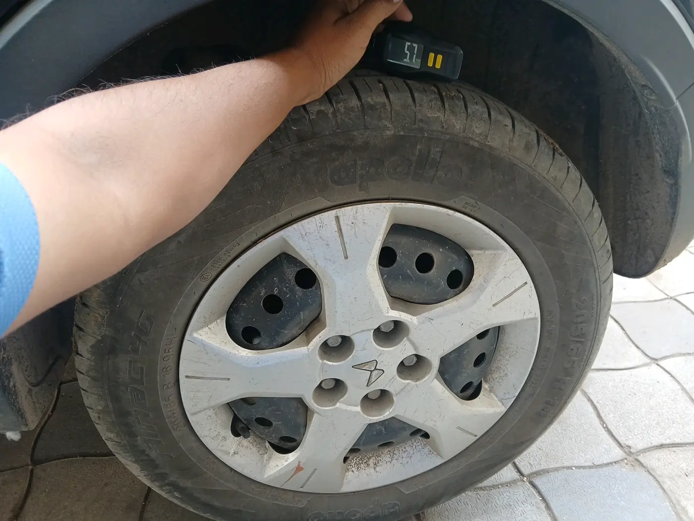 2023 Mahindra XUV300 W6 1.2 PETROL, Petrol, Manual, 12,477 km, tyre