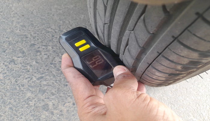 2012 Chevrolet Spark LS 1.0, Petrol, Manual, 89,649 km, tyre