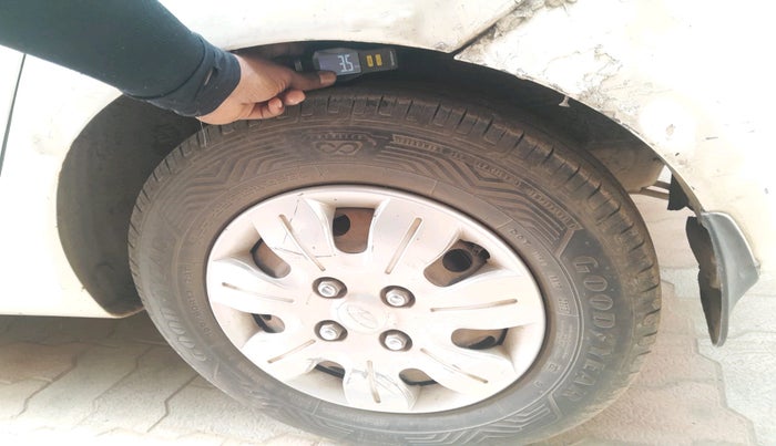 2010 Hyundai i10 MAGNA 1.2, Petrol, Manual, 1,13,606 km, tyre