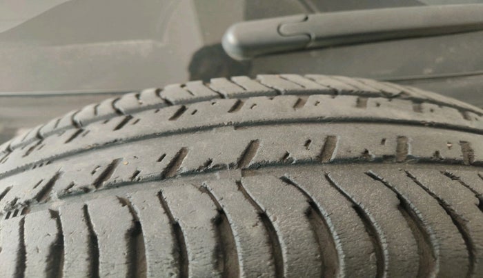 2018 Ford Ecosport TITANIUM 1.5L DIESEL, Diesel, Manual, 1,26,032 km, tyre