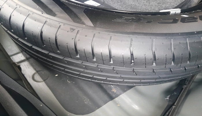 2023 Hyundai Creta SX 1.5 PETROL, Petrol, Manual, 36,454 km, tyre