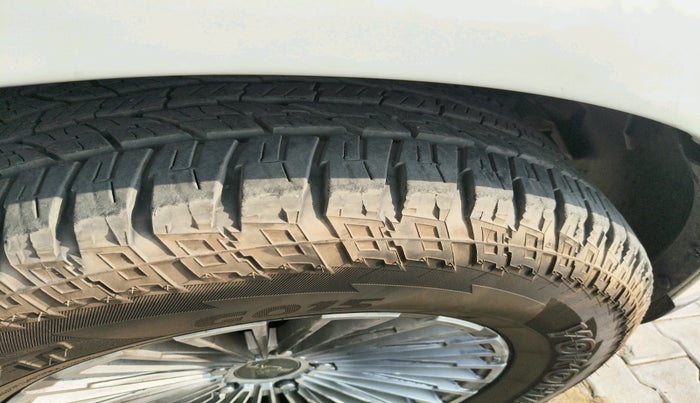 2016 Mahindra Scorpio S10 AT, Diesel, Automatic, 99,437 km, tyre