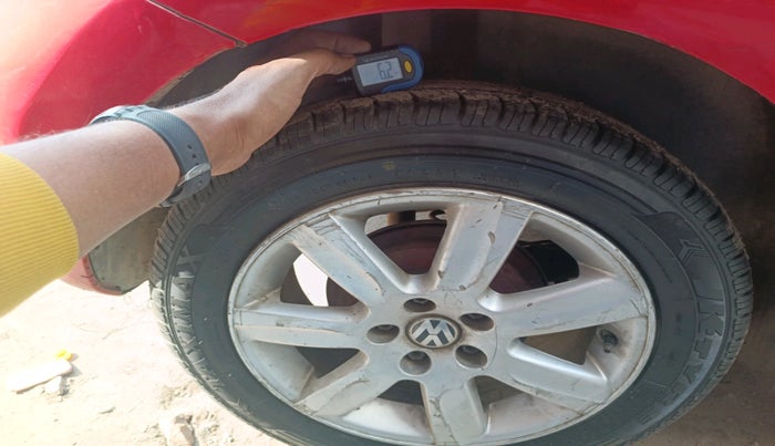 2011 Volkswagen Polo COMFORTLINE 1.2L, Diesel, Manual, 80,225 km, tyre