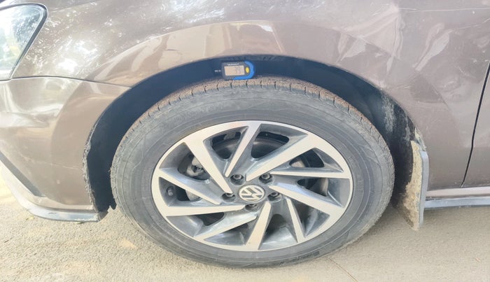 2020 Volkswagen Polo COMFORTLINE PLUS 1.0L MPI, Petrol, Manual, 86,831 km, tyre