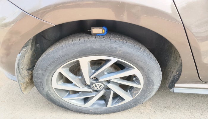 2020 Volkswagen Polo COMFORTLINE PLUS 1.0L MPI, Petrol, Manual, 86,831 km, tyre