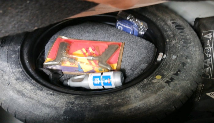 2021 KIA SONET HTK PLUS 1.2, Petrol, Manual, 18,888 km, tyre