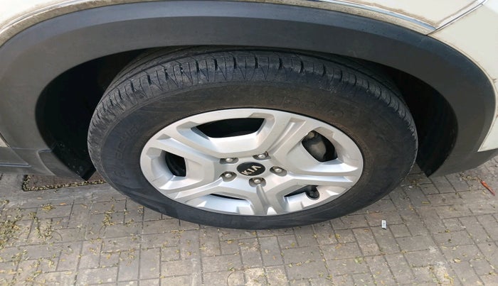 2021 KIA SONET HTK PLUS 1.2, Petrol, Manual, 18,888 km, tyre