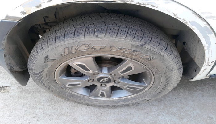 2014 Mahindra XUV500 W8, Diesel, Manual, 1,24,383 km, tyre