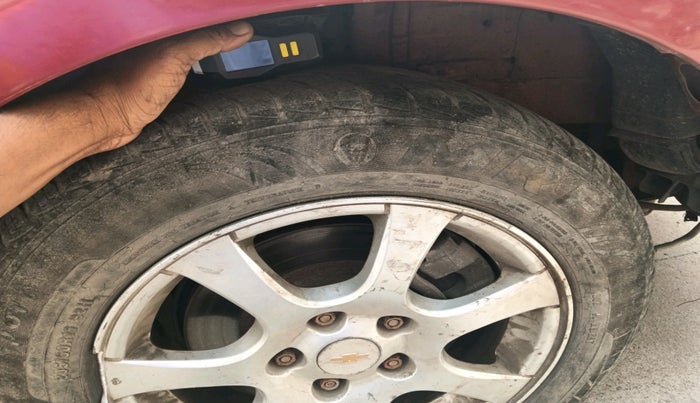 2011 Chevrolet Cruze LT, Diesel, Manual, 1,56,399 km, tyre