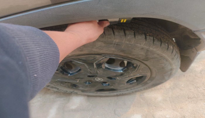 2023 Tata PUNCH PURE MT, Petrol, Manual, 25,255 km, tyre