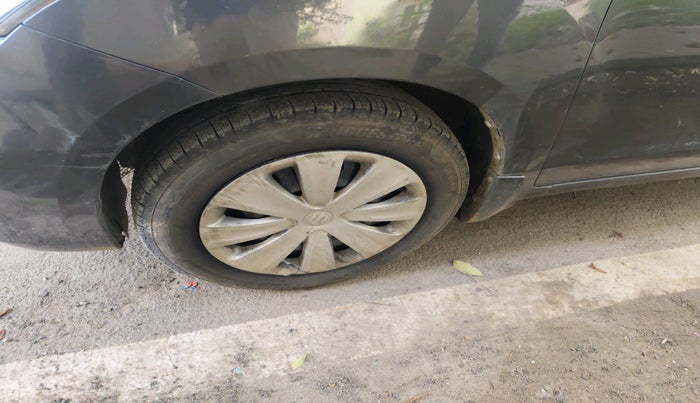 2016 Maruti Ertiga VXI, Petrol, Manual, 1,58,664 km, tyre