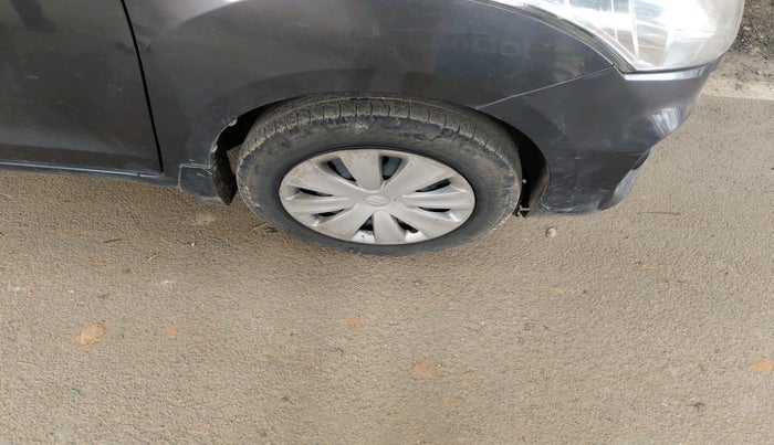 2016 Maruti Ertiga VXI, Petrol, Manual, 1,58,664 km, tyre