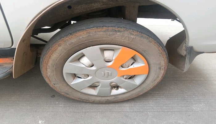 2022 Maruti Eeco 5 STR AC CNG (O), Petrol, Manual, 80,635 km, tyre