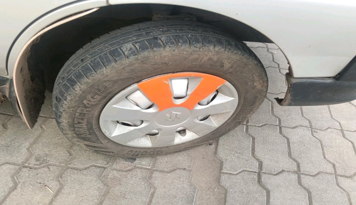 2022 Maruti Eeco 5 STR AC CNG (O), Petrol, Manual, 80,635 km, tyre