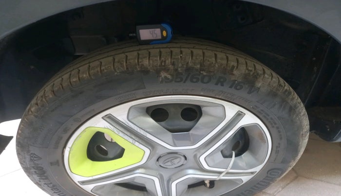 2018 Tata NEXON KRAZ MT DIESEL, Diesel, Manual, 92,332 km, tyre