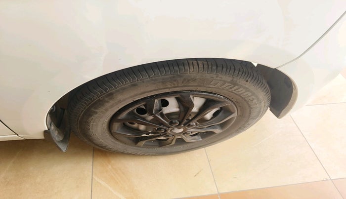 2013 Hyundai i10 ERA 1.1, Petrol, Manual, 57,796 km, tyre