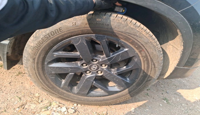 2022 Tata Safari XT PLUS DARK EDITION, Diesel, Manual, 78,252 km, tyre