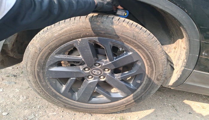 2022 Tata Safari XT PLUS DARK EDITION, Diesel, Manual, 78,252 km, tyre