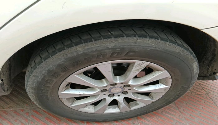 2012 Mercedes Benz Ml Class 250 CDI, Diesel, Automatic, 1,63,263 km, tyre