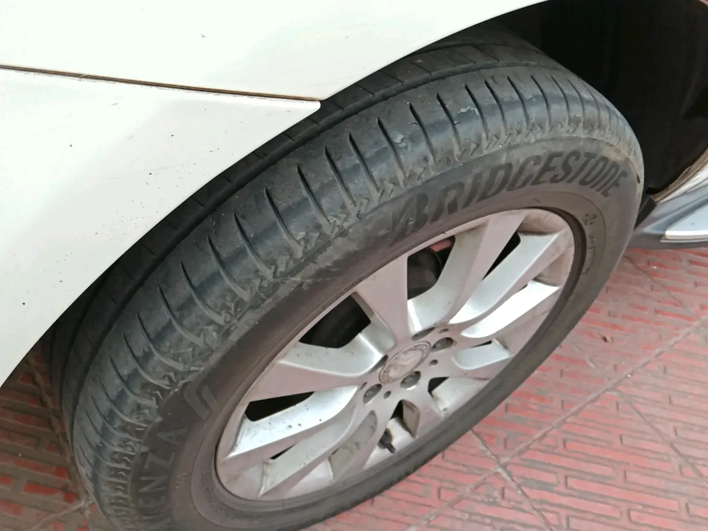 2012 Mercedes Benz Ml Class 250 CDI, Diesel, Automatic, 1,63,263 km, tyre