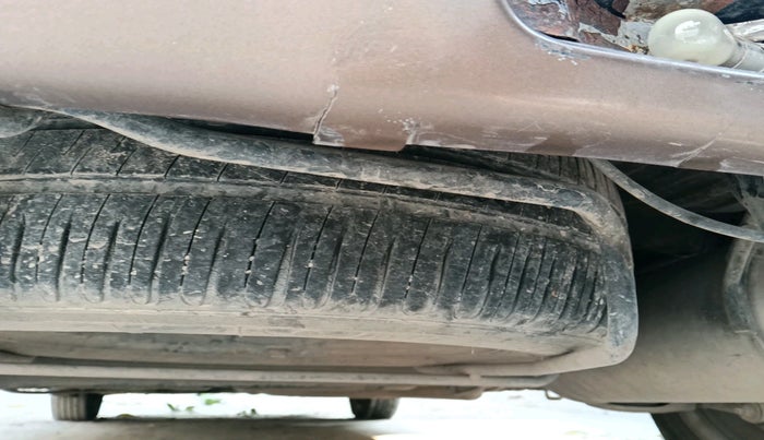 2012 Maruti Ertiga VXI, Petrol, Manual, 1,74,378 km, tyre