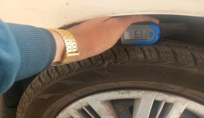 2013 Hyundai Santro Xing GLS, Petrol, Manual, 1,02,249 km, tyre