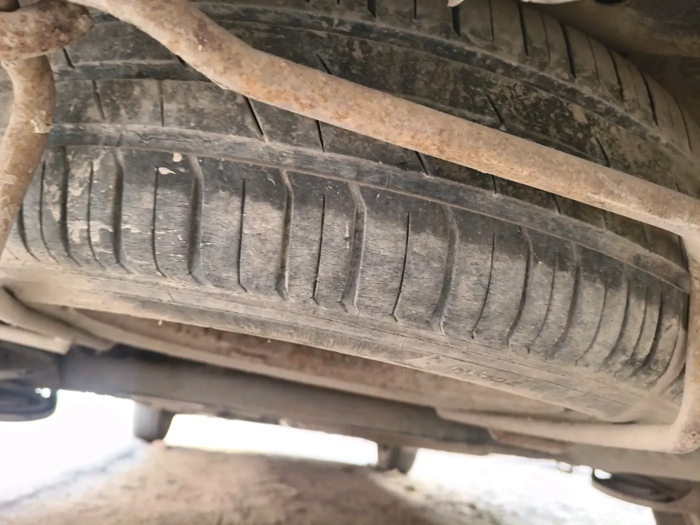 2016 Maruti Ertiga VXI, Petrol, Manual, 53,217 km, tyre