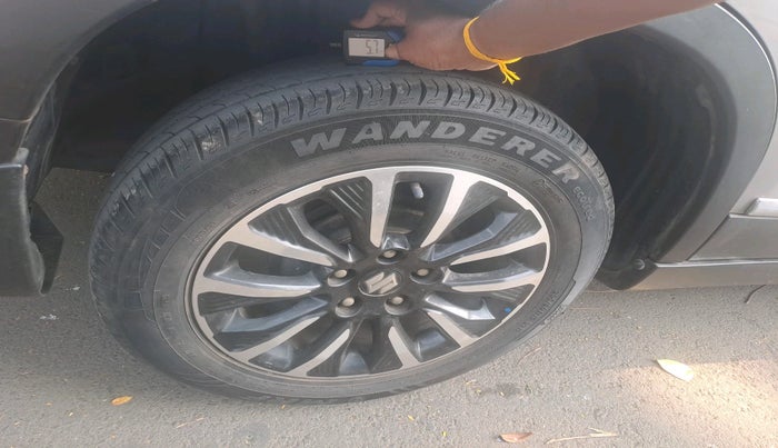 2020 Maruti Vitara Brezza LXI, Petrol, Manual, 27,558 km, tyre