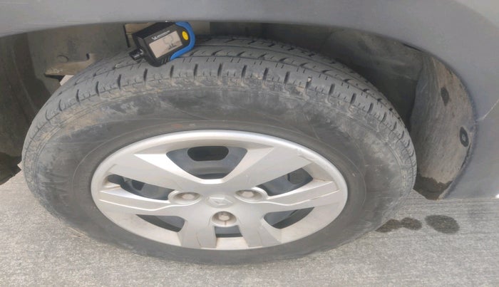 2019 Renault Kwid RXT 1.0 (O), Petrol, Manual, 35,523 km, tyre