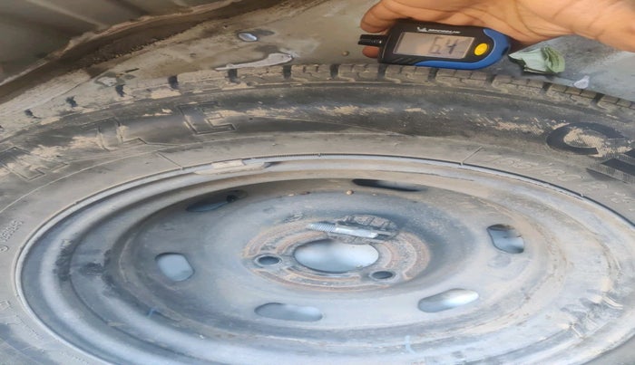 2019 Renault Kwid RXT 1.0 (O), Petrol, Manual, 35,523 km, tyre