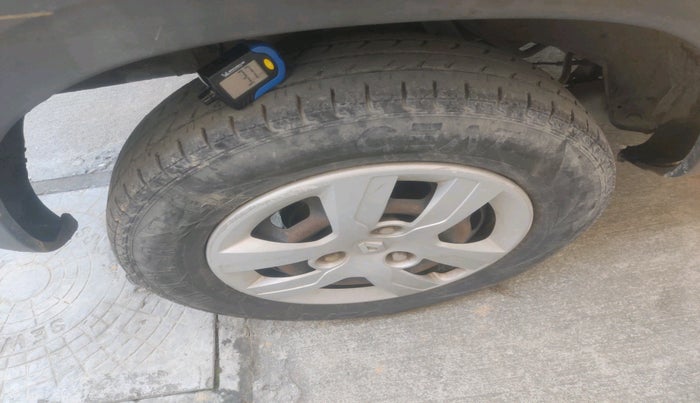 2019 Renault Kwid RXT 1.0 (O), Petrol, Manual, 35,523 km, tyre