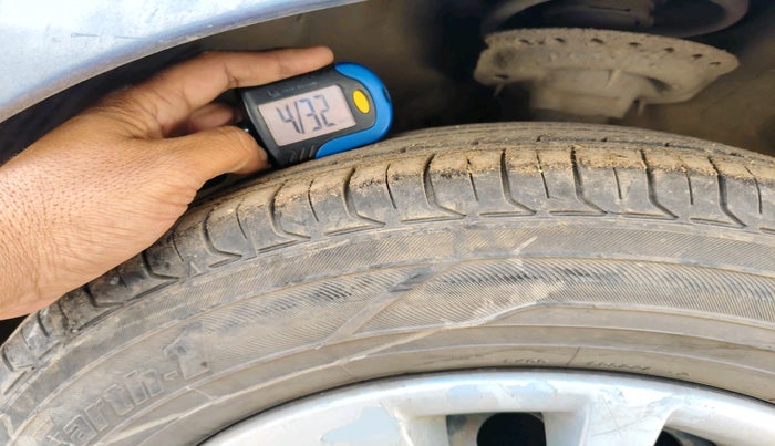 2012 Hyundai i20 MAGNA 1.2, Petrol, Manual, 76,434 km, tyre