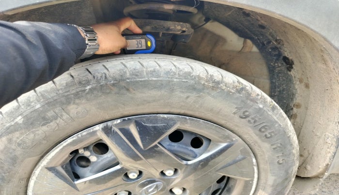 2024 Hyundai VENUE S 1.2, Petrol, Manual, 10 km, tyre