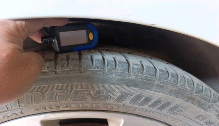 2012 Hyundai Verna FLUIDIC 1.6 VTVT SX, Petrol, Manual, 74,328 km, tyre