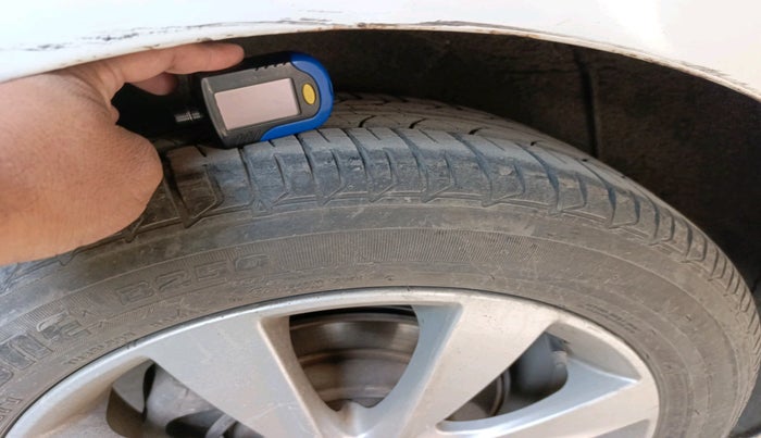 2012 Hyundai Verna FLUIDIC 1.6 VTVT SX, Petrol, Manual, 74,328 km, tyre