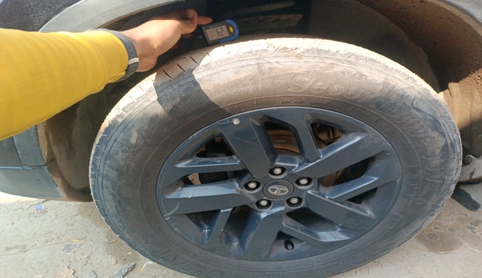 2023 Tata Harrier XT PLUS 2.0L KRYOTEC DARK EDITON, Diesel, Manual, 68,061 km, tyre