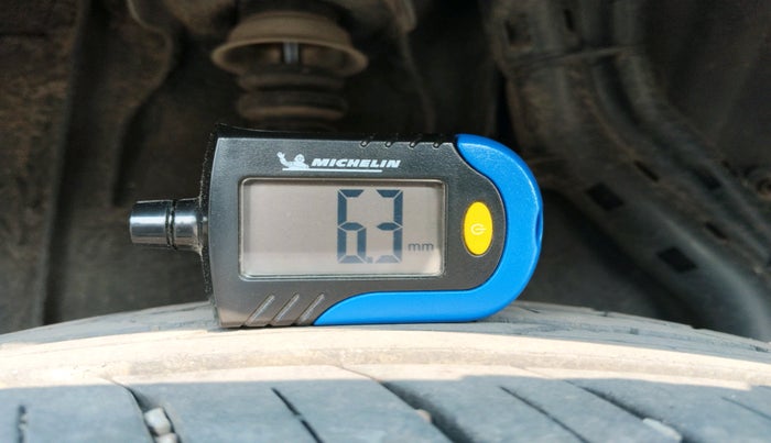 2021 Nissan MAGNITE XV MT, Petrol, Manual, 1,21,385 km, tyre