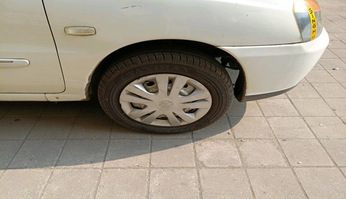 2013 Tata Indigo ECS LX CR4, Diesel, Manual, 2,43,092 km, tyre