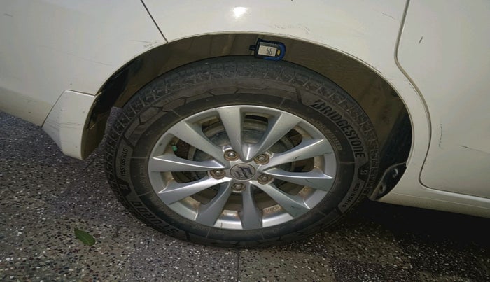 2015 Maruti Ertiga ZXI, Petrol, Manual, 66,540 km, tyre