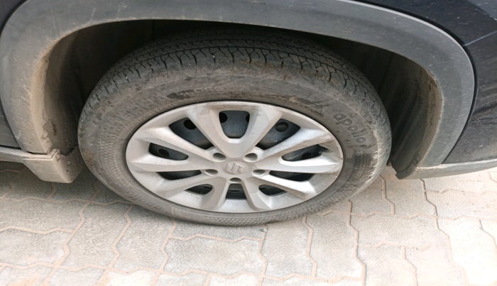 2022 Maruti Grand Vitara DELTA SMART HYBRID, Petrol, Manual, 27,010 km, tyre