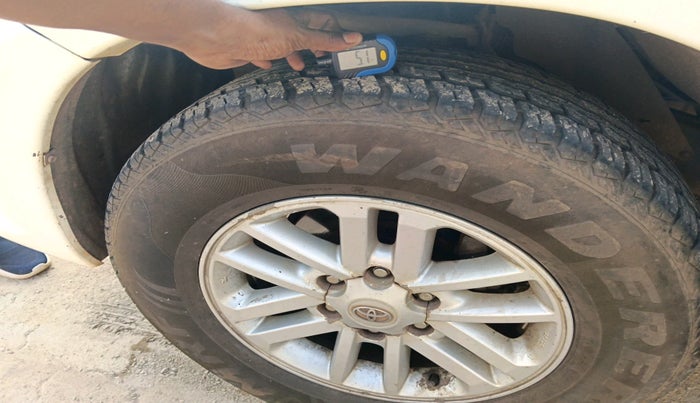 2012 Toyota Fortuner 3.0 4X2 AT, Diesel, Automatic, 2,47,799 km, tyre