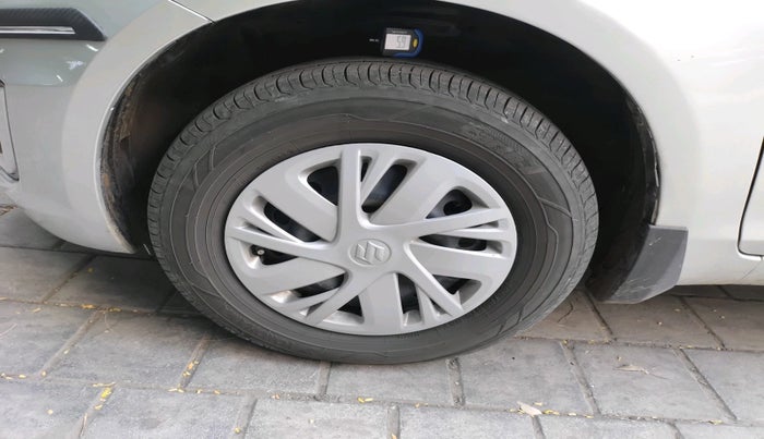 2015 Maruti Swift VDI, Diesel, Manual, 1,40,103 km, tyre