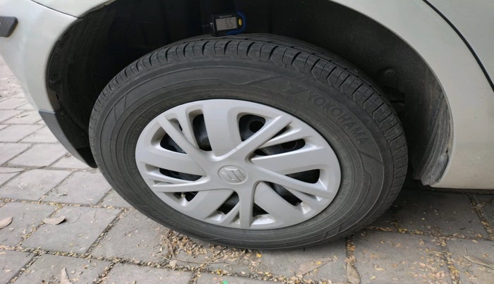 2015 Maruti Swift VDI, Diesel, Manual, 1,40,103 km, tyre