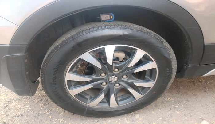 2018 Maruti S Cross ZETA 1.3, Diesel, Manual, 86,456 km, tyre