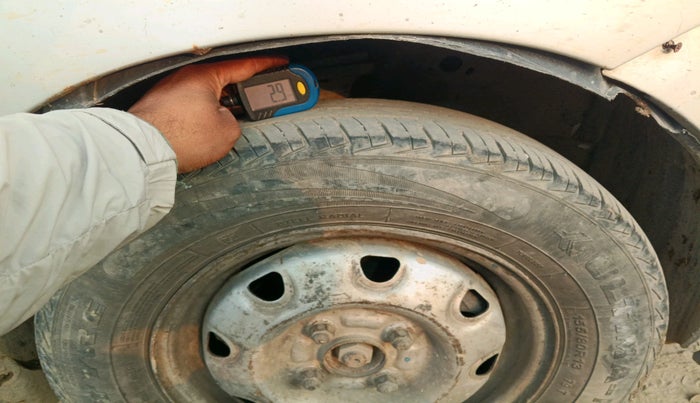 2012 Maruti Wagon R 1.0 LXI CNG, Petrol, Manual, 1,50,892 km, tyre