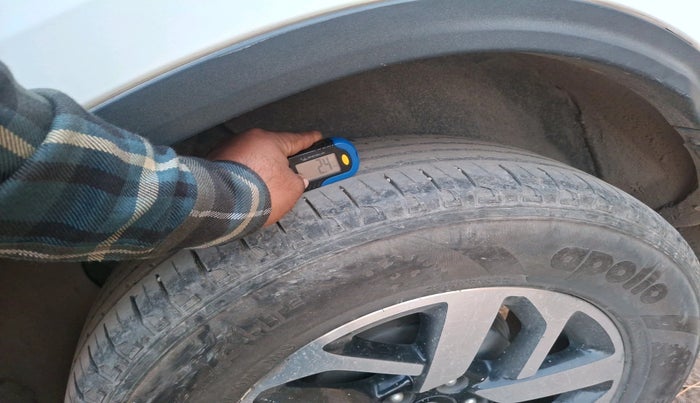 2021 Tata Harrier XZA PLUS 2.0L, Diesel, Automatic, 91,882 km, tyre